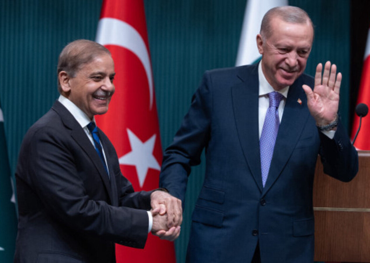 Şahbaz Şerif'ten övgü dolu sözler: Recep Tayyip Erdoğan, büyük ve cesur bir lider