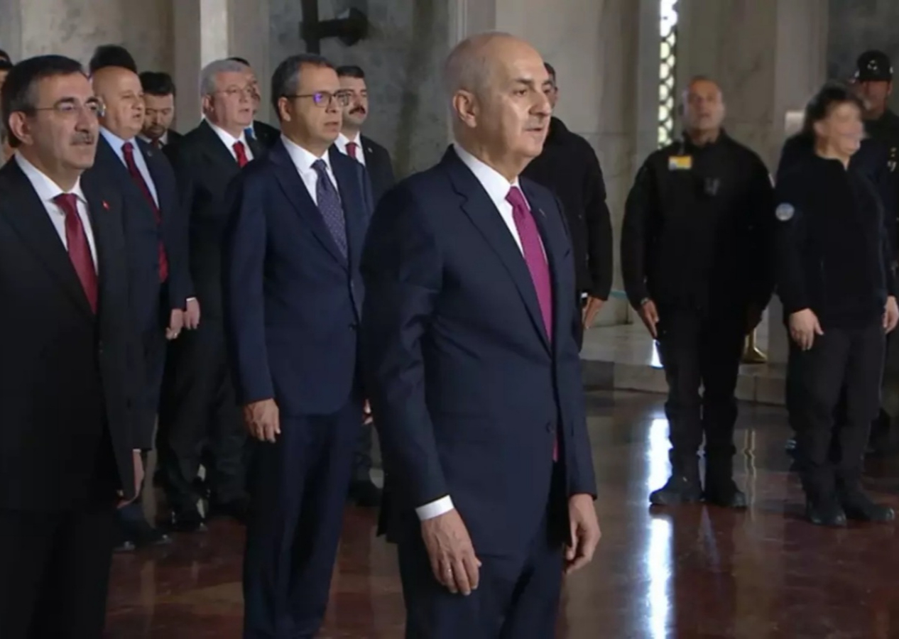 Anıtkabir’de 23 Nisan coşkusu: Devlet erkanı Ata’nın huzurunda!
