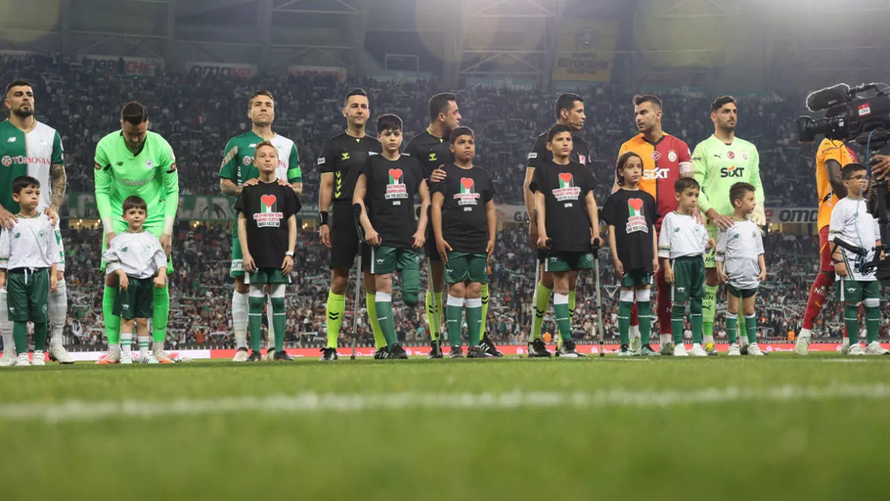Konyaspor - Galatasaray maçında Filistin için görülmemiş destek!