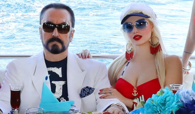 Adnan Oktar kedicikleri ile yat gezisine çıktı!