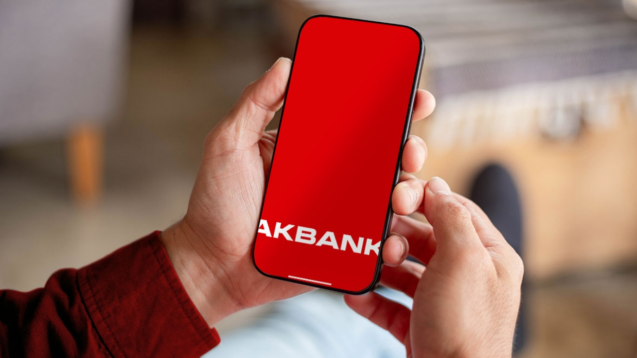Yine Akbank, yine mağduriyet! Gece 4’te adına kredi çekilip dolandırıldı!