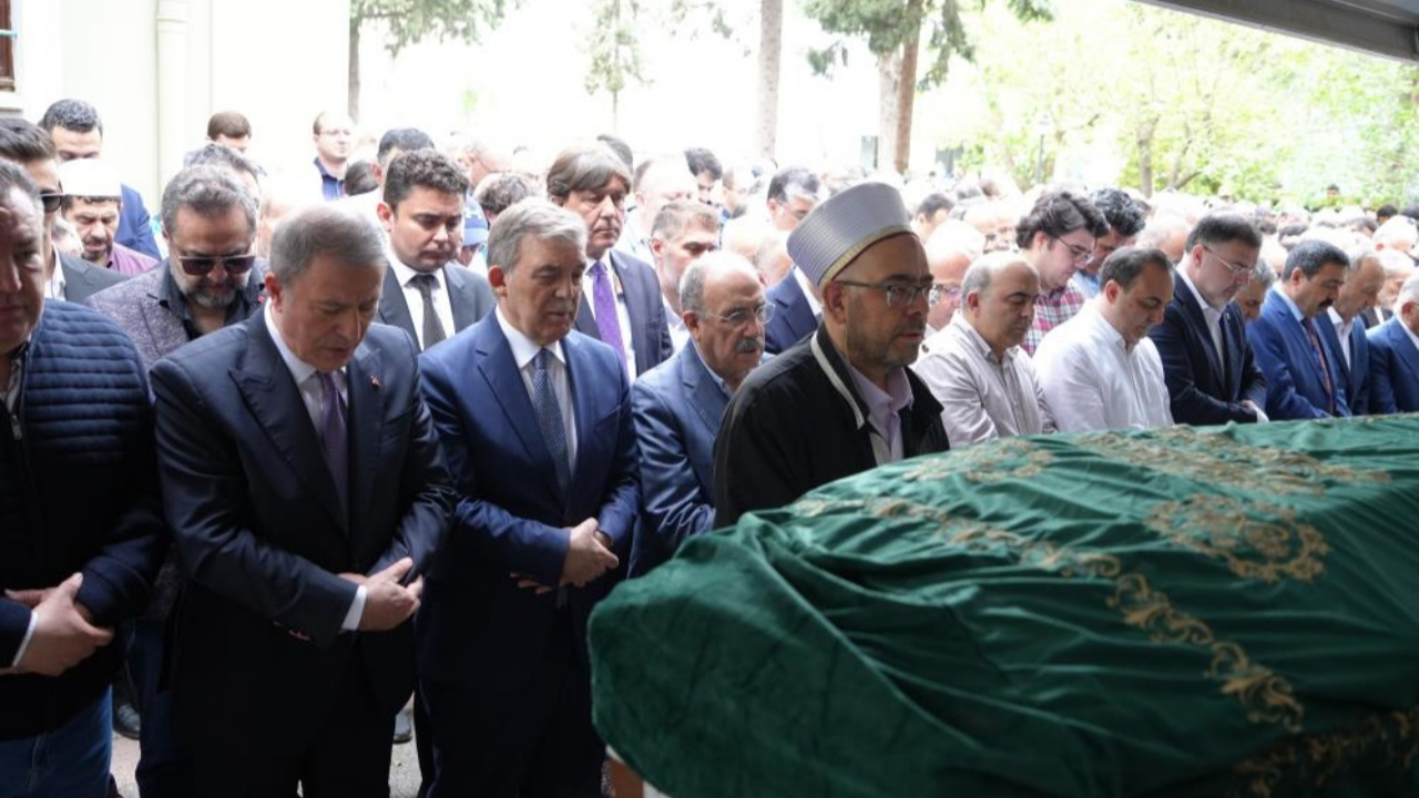 11. Cumhurbaşkanı Abdullah Gül'ün acı günü: Dayısını toprağa verdi