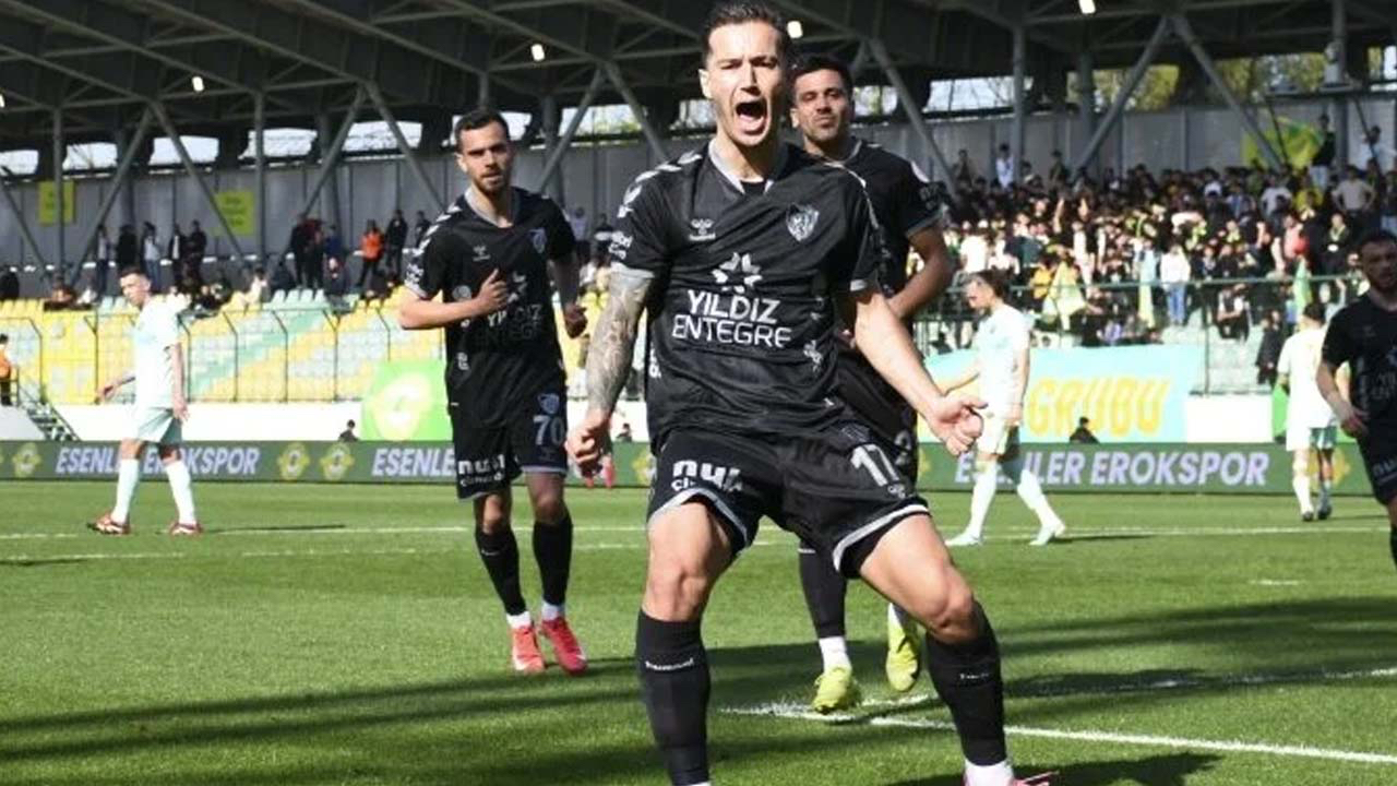 Şampiyon Kocaelispor'da iki futbolcunun sözleşmesi uzatıldı