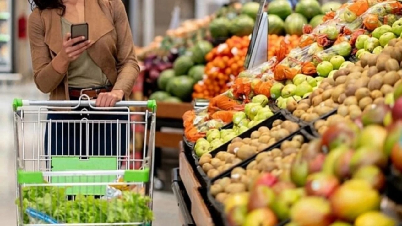 Tüketici güveni nisanda düştü! Endeks %2,3 gerileyerek 83,9’a indi