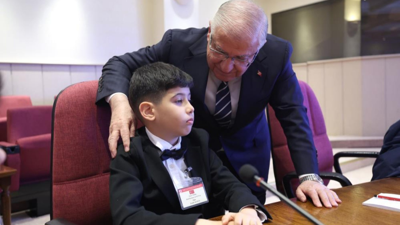 Milli Savunma Bakanı Güler’den şehit ve gazi çocuklarına 23 Nisan mesajı: Köklü tarihinizi bilin, geleceğimiz sizlersiniz