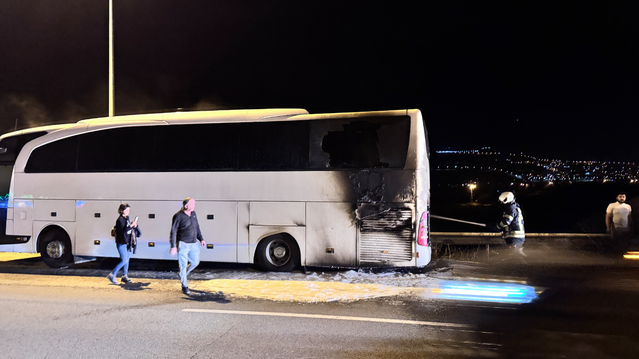 Kayseri'de korku dolu seyahat! Turistleri taşıyan otobüste yangın