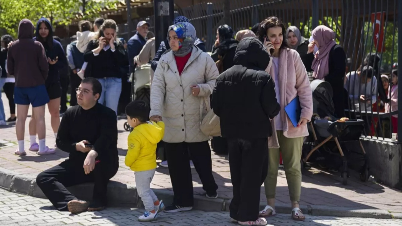 İstanbul'da 6,2 büyüklüğündeki deprem sonrası 266 artçı sarsıntı kaydedildi!