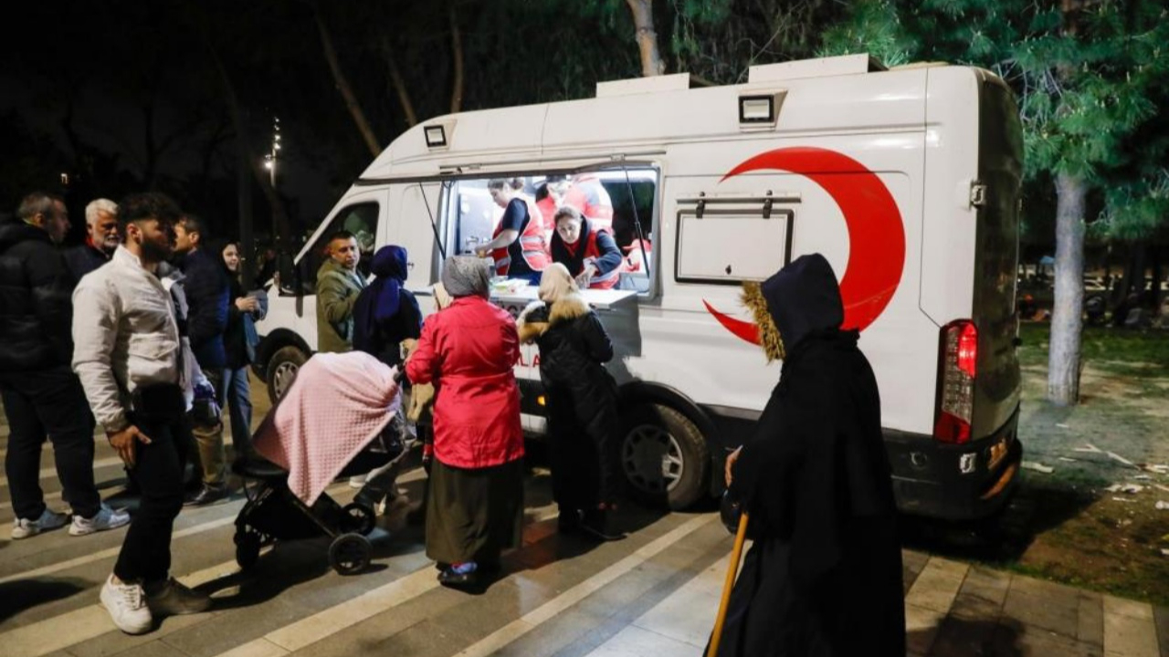 Kızılay’dan İstanbul depremi sonrası dev destek: 1,4 milyon kişiye beslenme yardımı