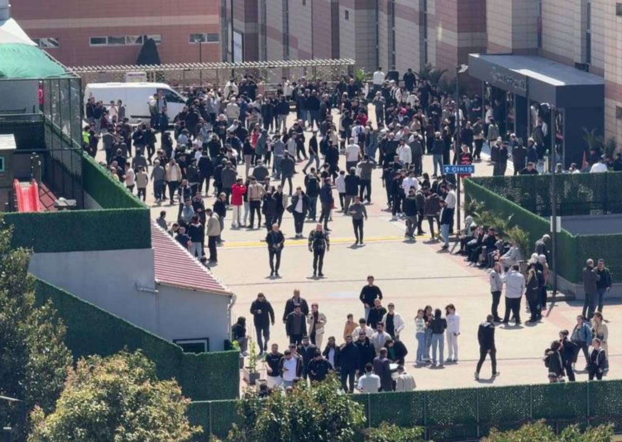 Bakan Uraloğlu iyi haberi verdi: Havalimanlarında, tren ve metrolarda herhangi hasar yok