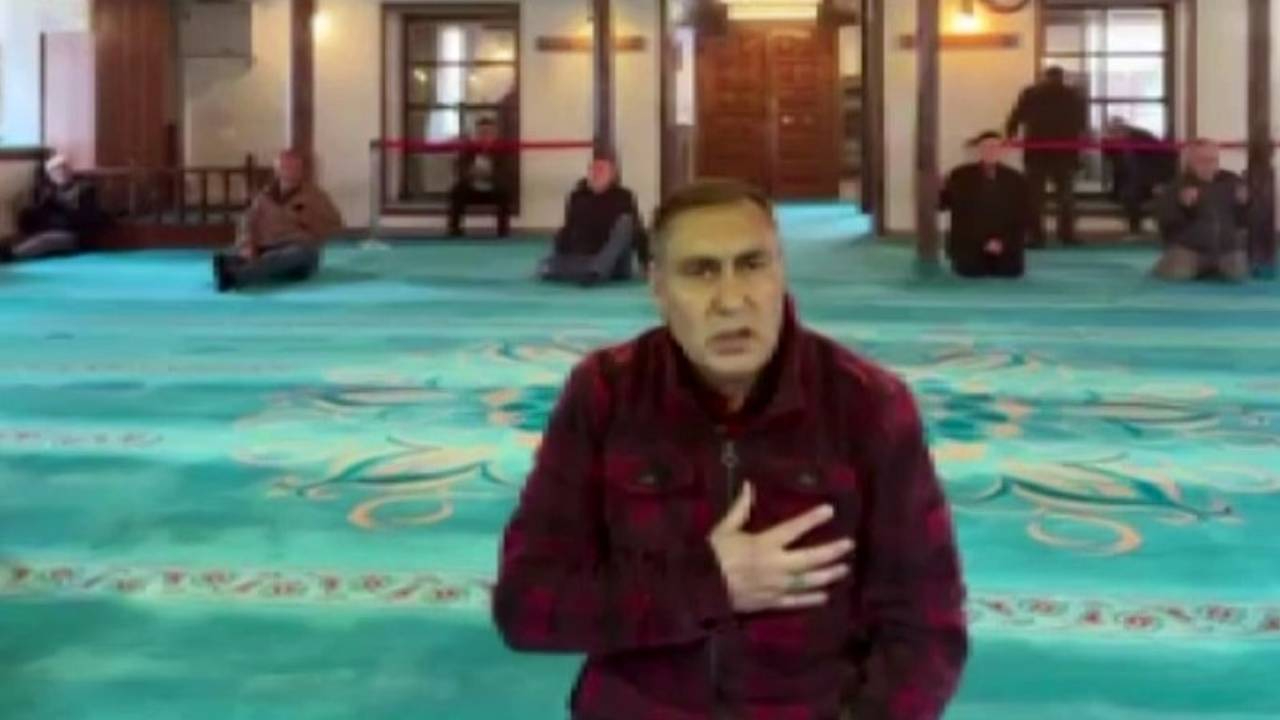 Depreme camide yakalananlar bitmesini tekbir ve salavatlar getirerek bekledi