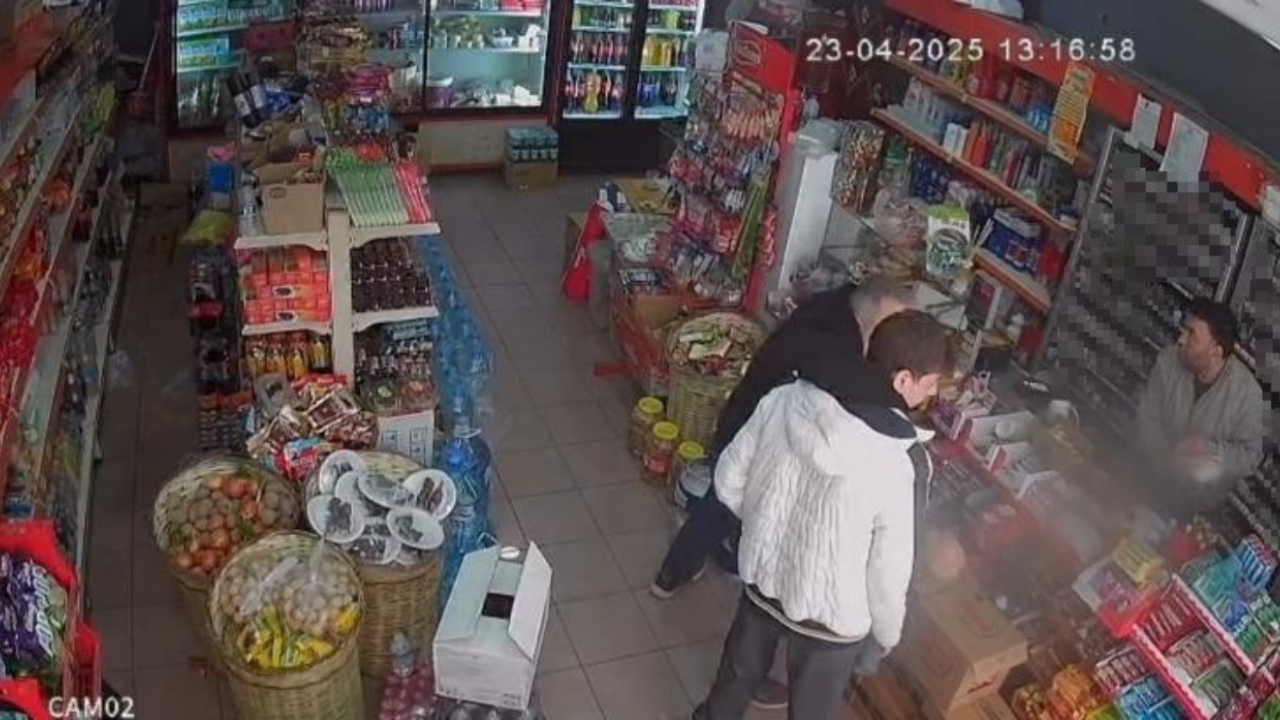Eyüpsultan’da deprem paniği! Market rafları sallandı, o anlar kamerada