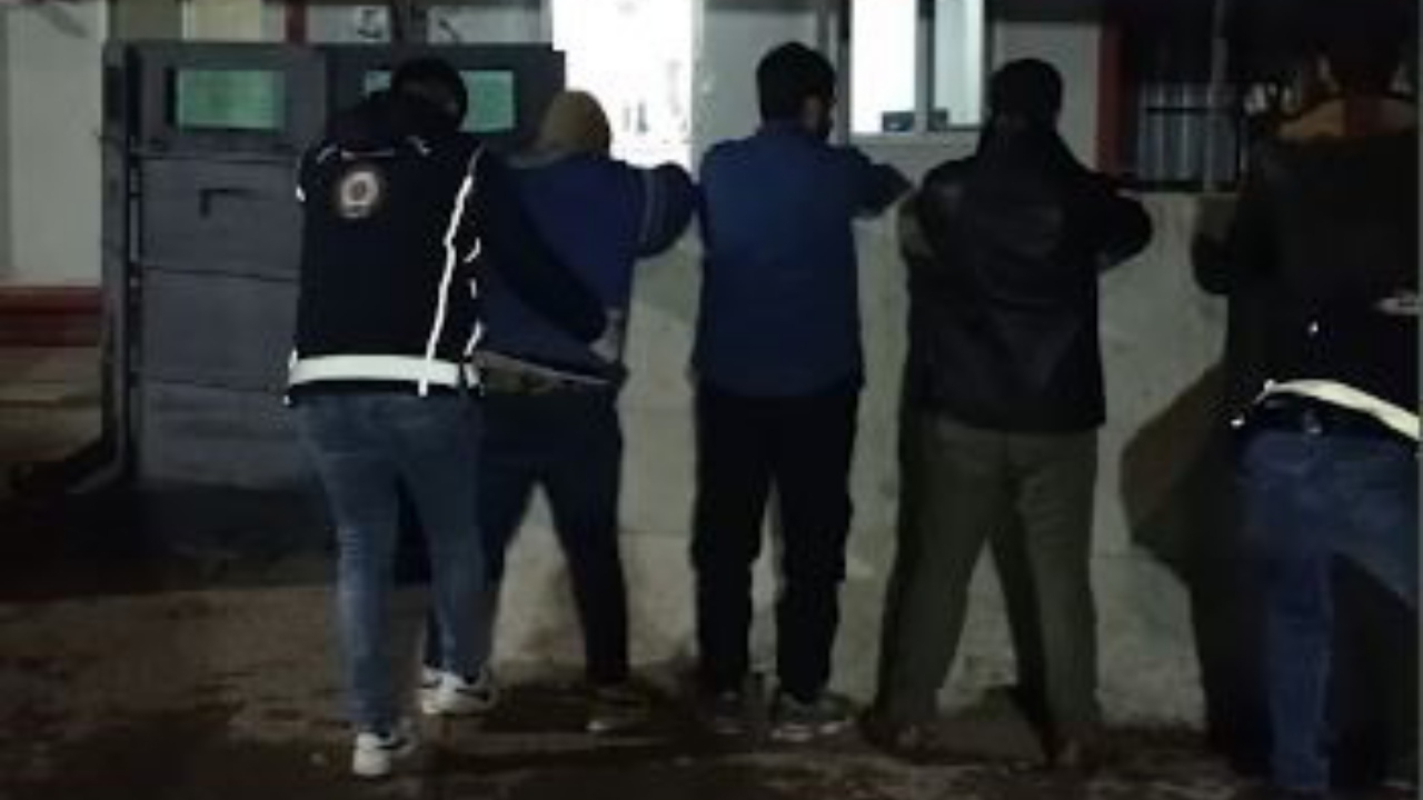 Göçmen kaçakçılığına geçit yok! 5 kaçak göçmen yakalandı
