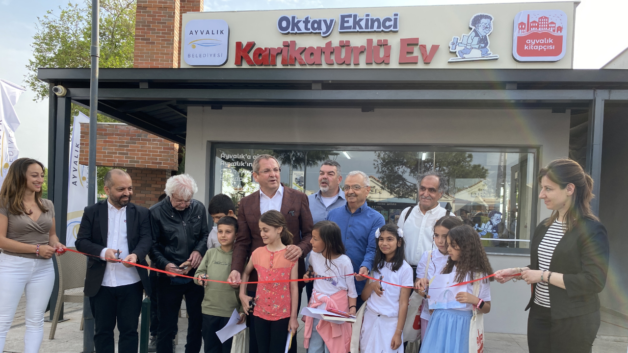Balıkesir'de "Oktay Ekinci Karikatürlü Ev" açıldı