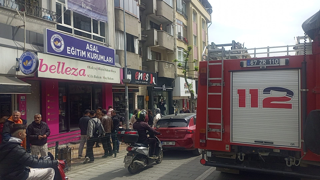 Zonguldak’ta kozmetik mağazasında yangın paniği