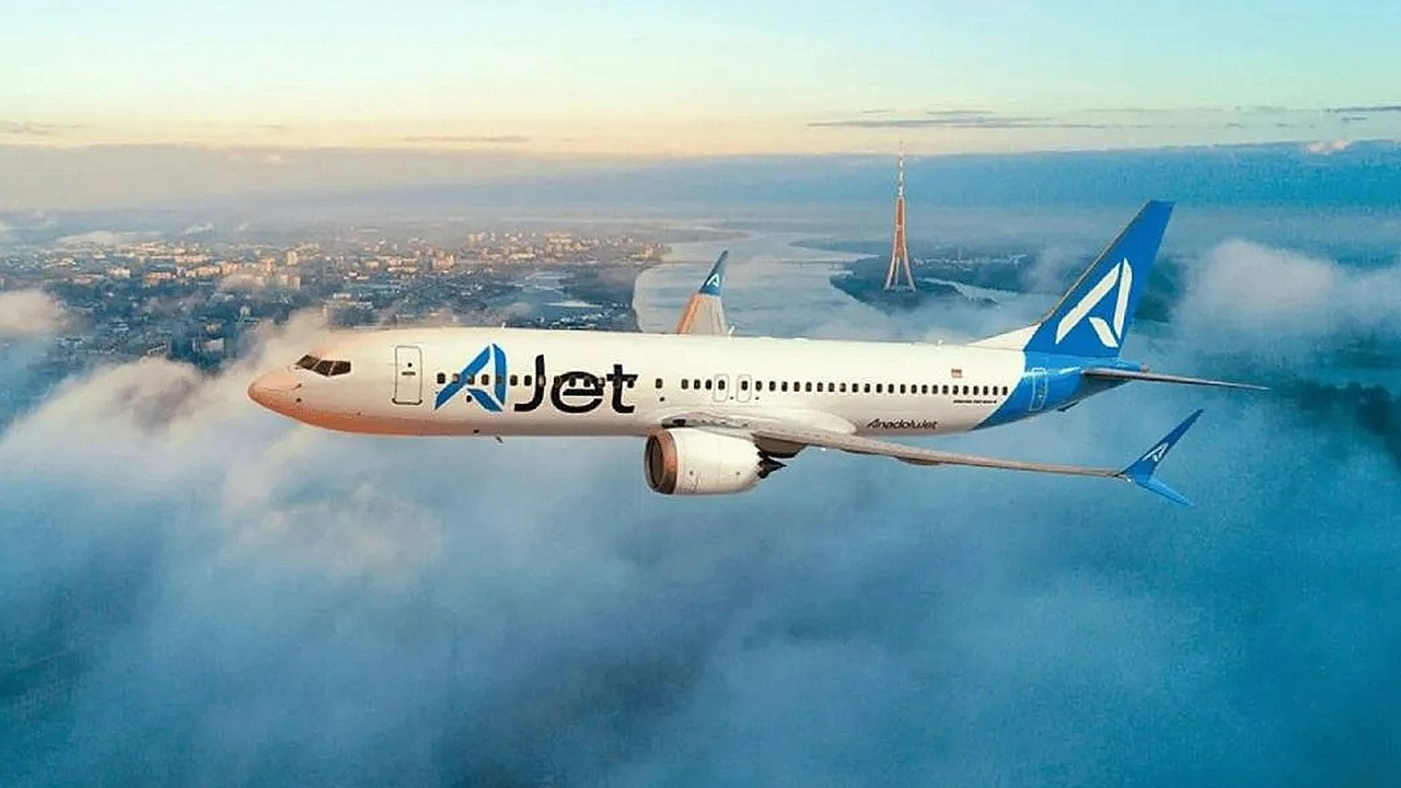 AJet'ten tavan fiyat kararı:  İstanbul çıkışlı uçuşlarda sabitlendi