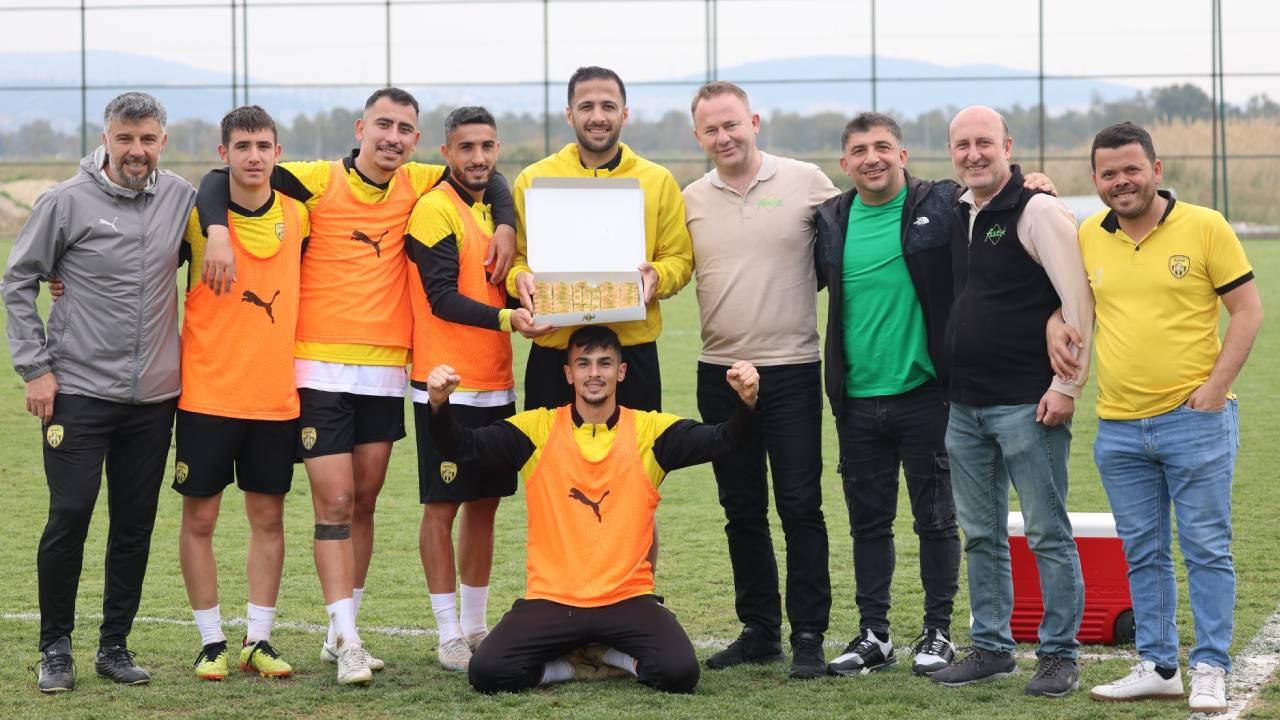 TFF 3'üncü Lig'de Ayvalıkgücü ve Aliağa şampiyonluk umuduyla terliyor