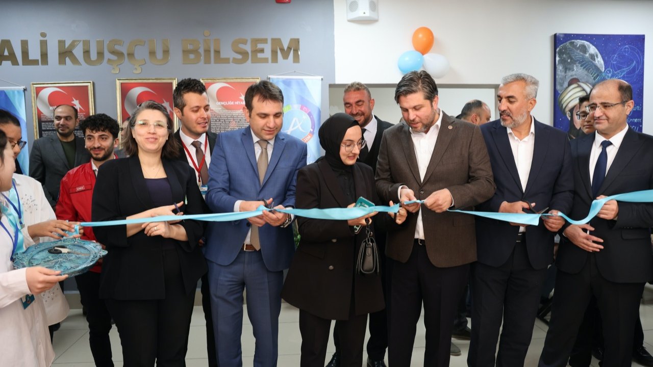 Elazığ’da genç mucitler sahne aldı! Öğrenci projeleri bilim fuarında parladı
