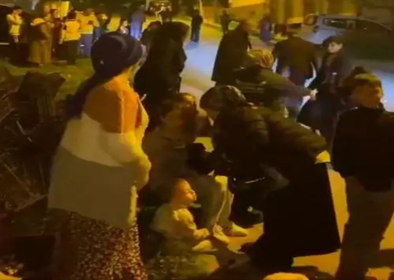 Korkutan bir deprem daha! İstanbul'da halk sokağa çıktı...