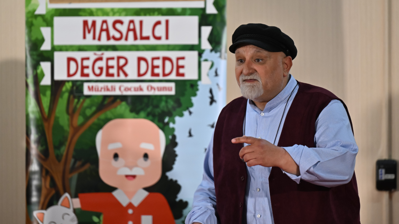 Masalcı Değer Dede" müzikli çocuk oyunu Ankara Devlet Tiyatrosu'nda