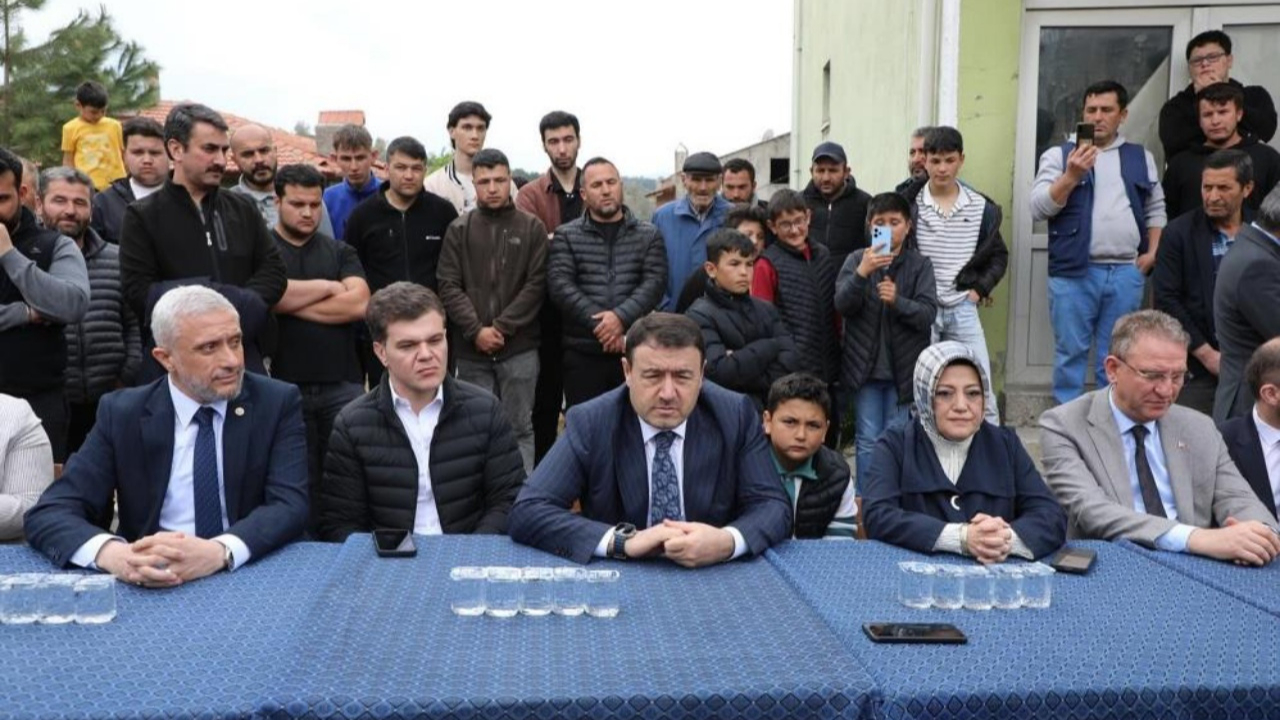 Kütahya’da deprem sonrası geçmiş olsun ziyareti: Binalar depreme uygun inşa edilmeli