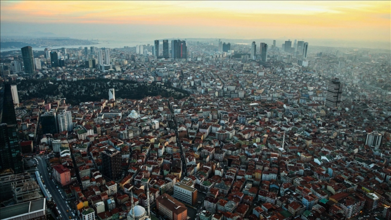 MHP'li vekilden çarpıcı öneriler! "İstanbul'u taşımalıyız"