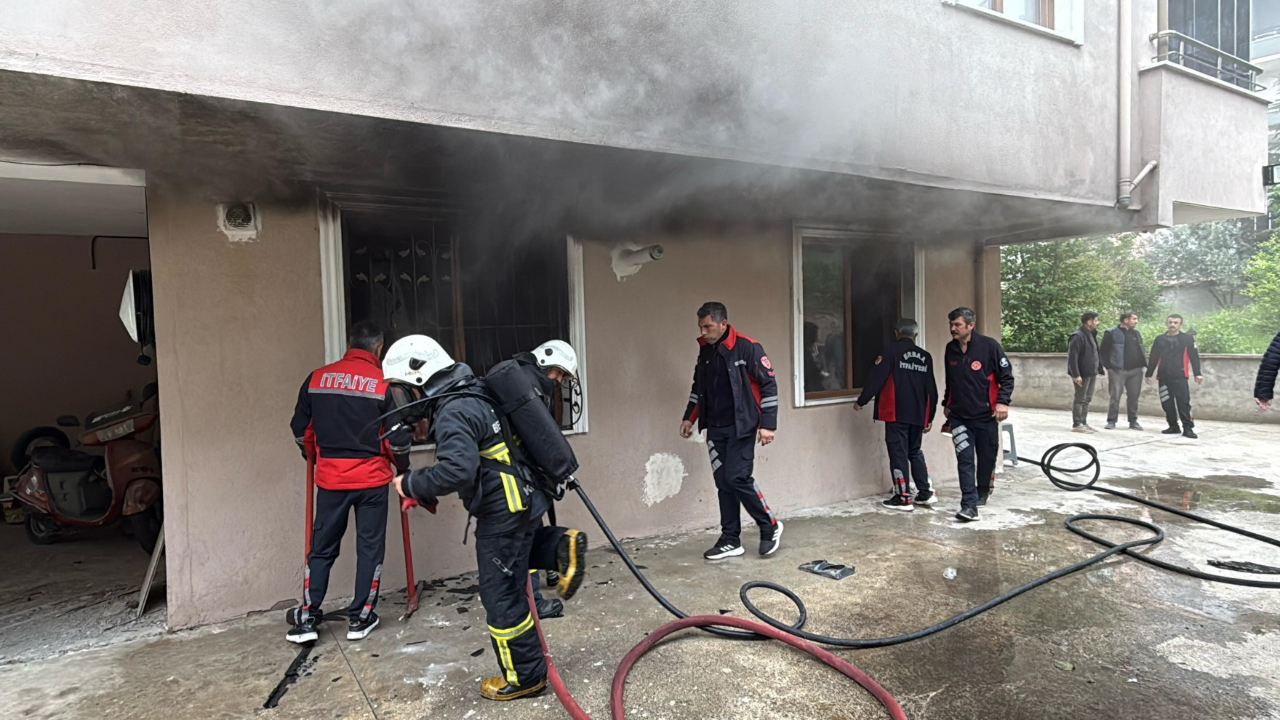 Tokat’ta kahraman polisler! Çocukları alevlerden kurtardılar