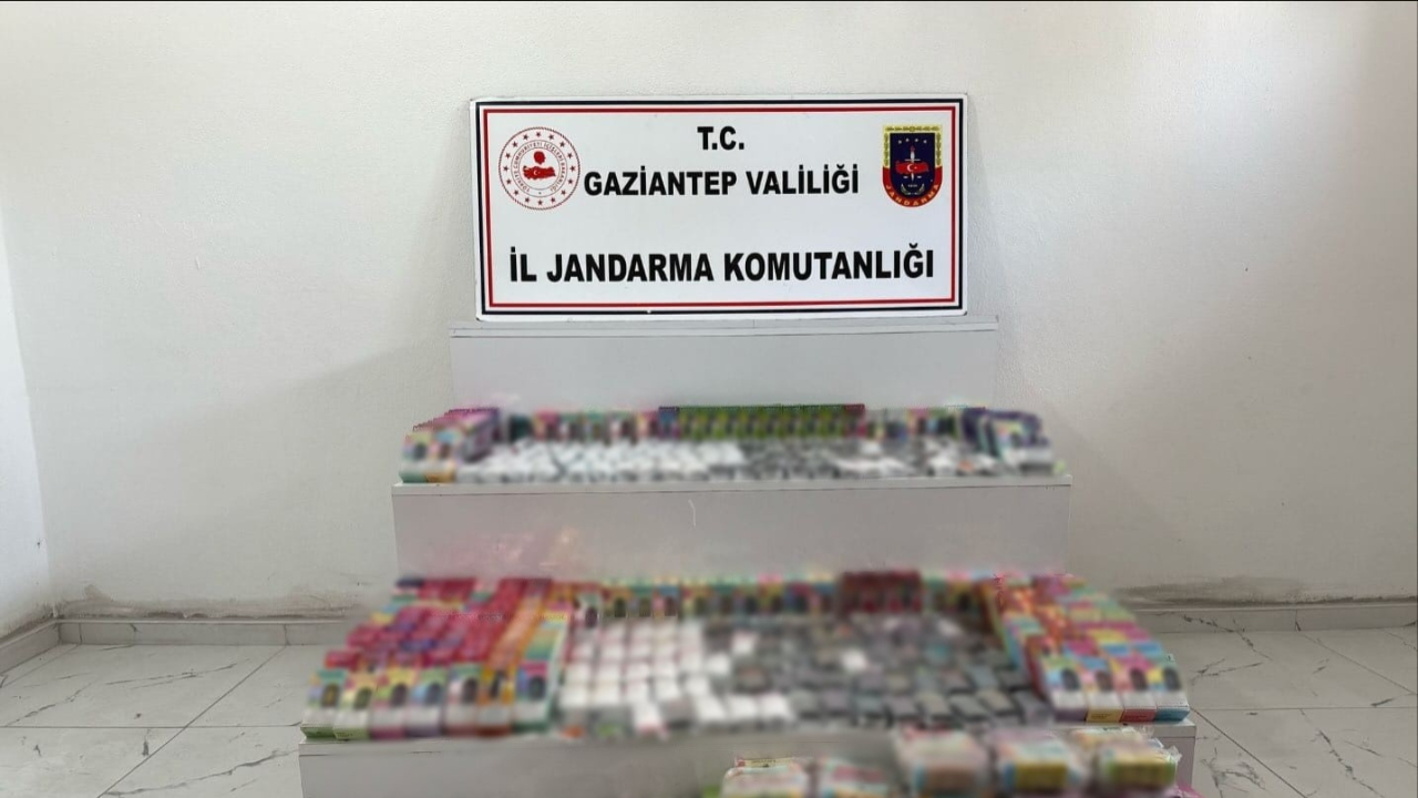 Gaziantep’te dev operasyon! 2 milyon TL’lik kaçak elektronik sigara yakalandı, 3 kişi gözaltında