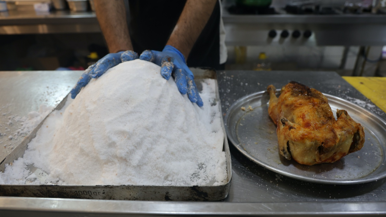 Gastronomi şehri parlıyor! Hatay’ın alevli lezzeti ‘tuzda tavuk’ tescilleniyor
