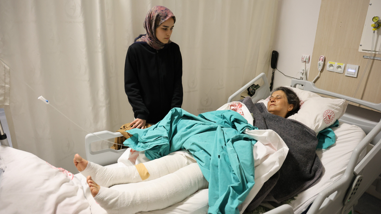 Aksaray’da dehşet! Annesi vurulan, abisi bıçaklanan kadın feryat ediyor! Canımdan korkuyorum