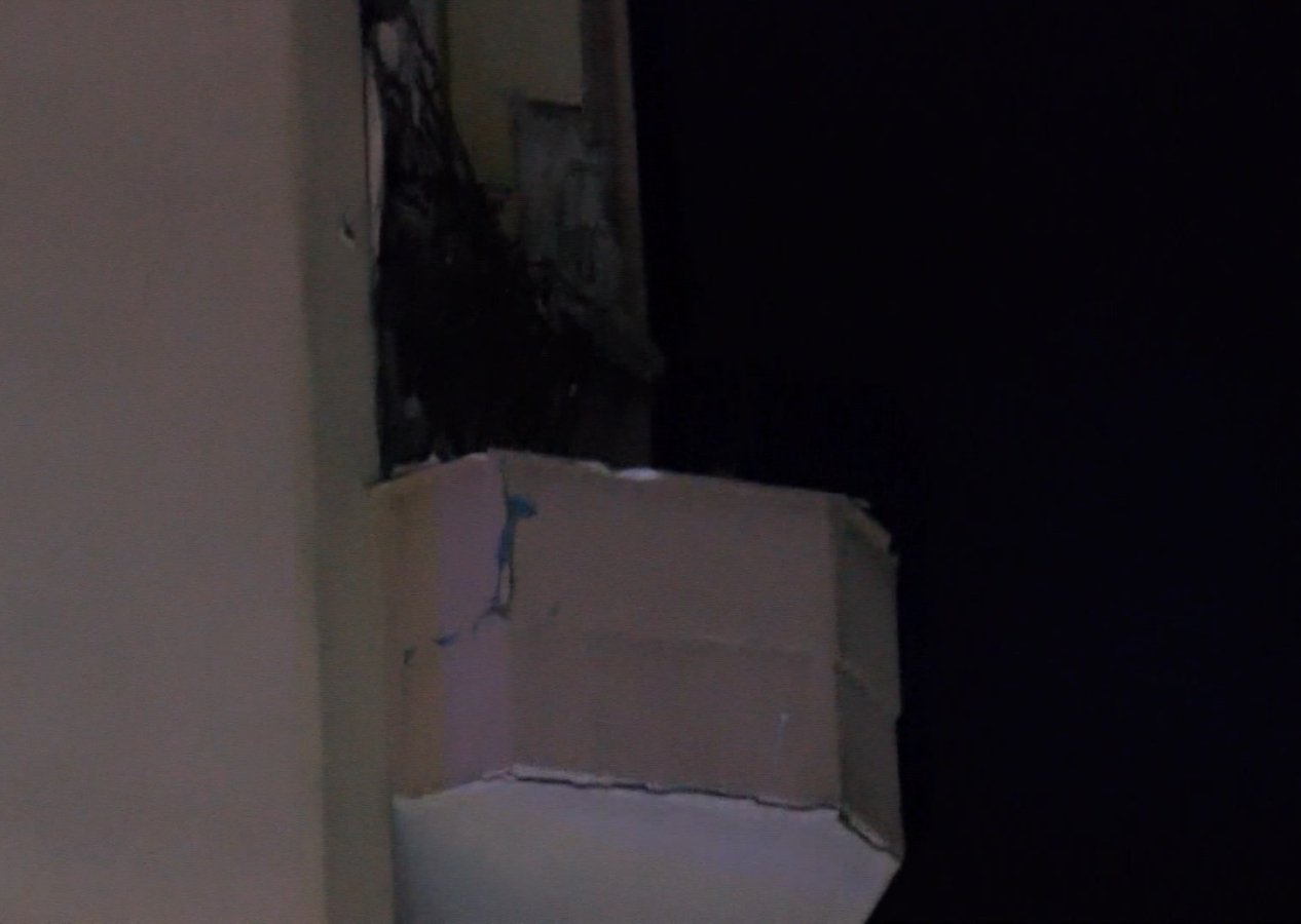 Kadıköy’de 6 katlı binanın 5. kat balkonu çöktü! Bina tahliye edildi
