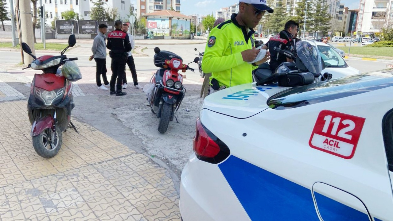 Aksaray’da motosiklet sürücüsüne rekor ceza! Plakasız, kasksız ve ehliyetsiz, 35 bin TL