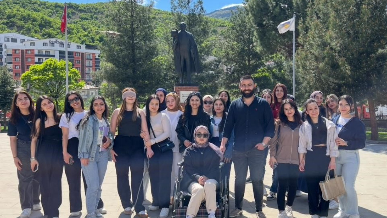 Artvin’de yürekleri ısıtan etkinlik! Öğrenciler engelli bireylerin yaşamına empatiyle dokundu