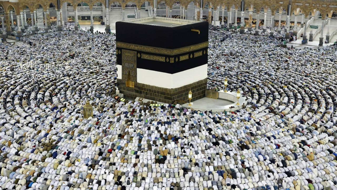 Suudi Arabistan'dan Hac kararı! Bu kurala uymayan 10 yıl giremeyecek