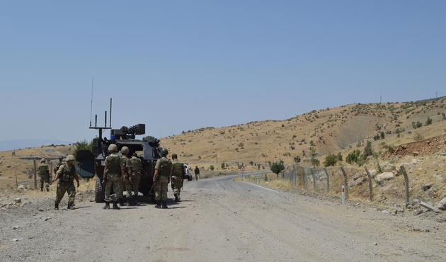 Zap bölgesinde 2 asker şehit oldu...8 terörist öldürüldü...