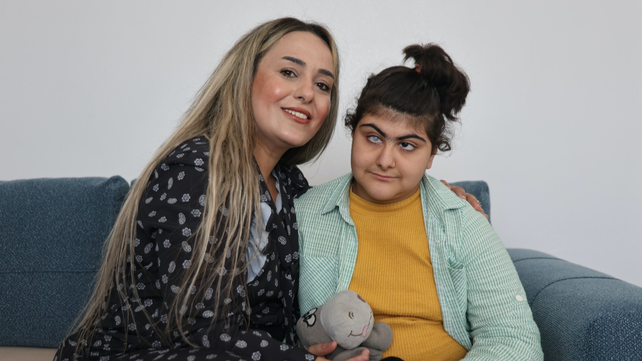 Elazığ’da yürek ısıtan eğitim! Özel öğrenci Elif Naz’a fedakâr öğretmen