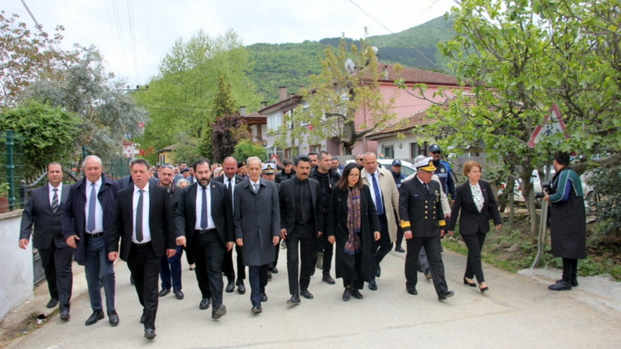 Yalova’da Kocadere şehitleri duygusal törenle anıldı! 830 masumun hatırası yaşatılıyor!