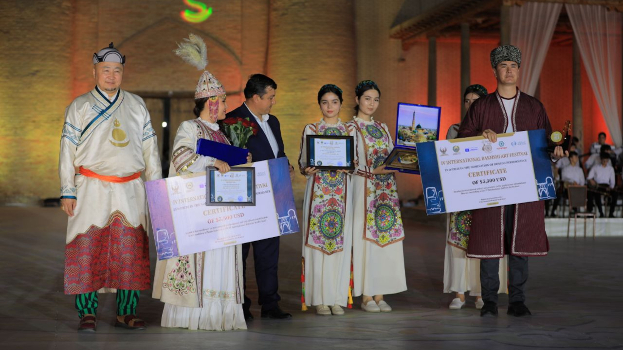 Özbekistan'da 4.Uluslararası Bahşı Sanatı Festivali sona erdi