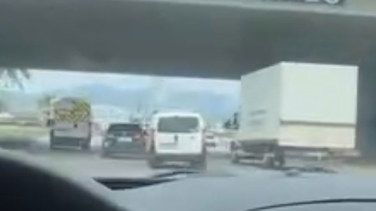 Trafik terörü! Bursa'da ölümüne makas!