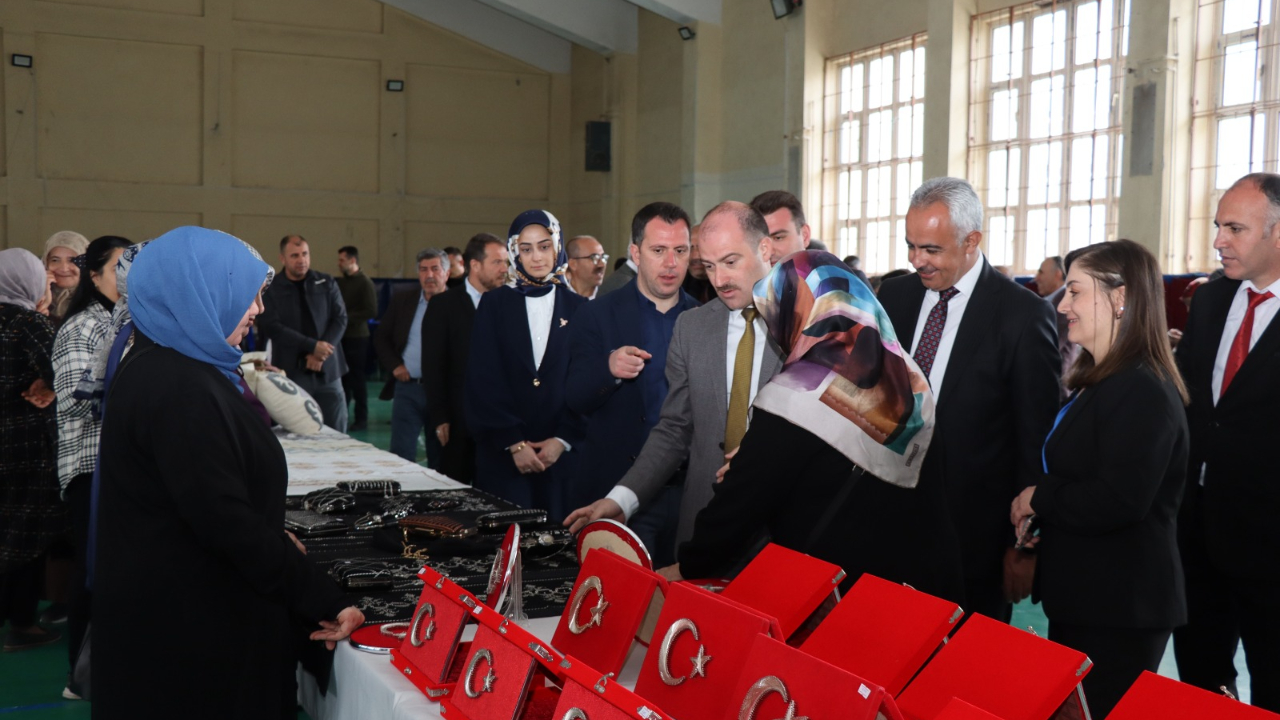 Oltu’da ev hanımlarına güç veren proje! ADEM’den mesleki eğitim ve ekonomik kazanç