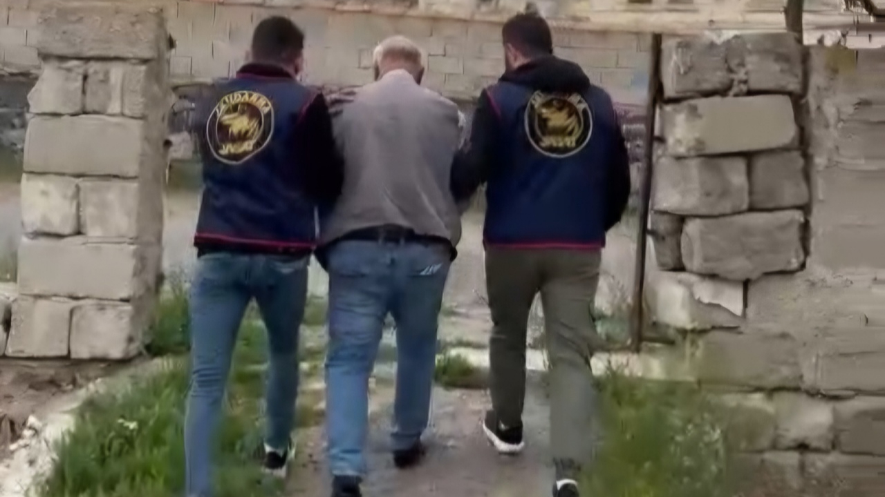 Samsun’da büyük operasyon! 49 yıl hapisle aranan suçlu JASAT’ın nefes kesen takibiyle yakalandı