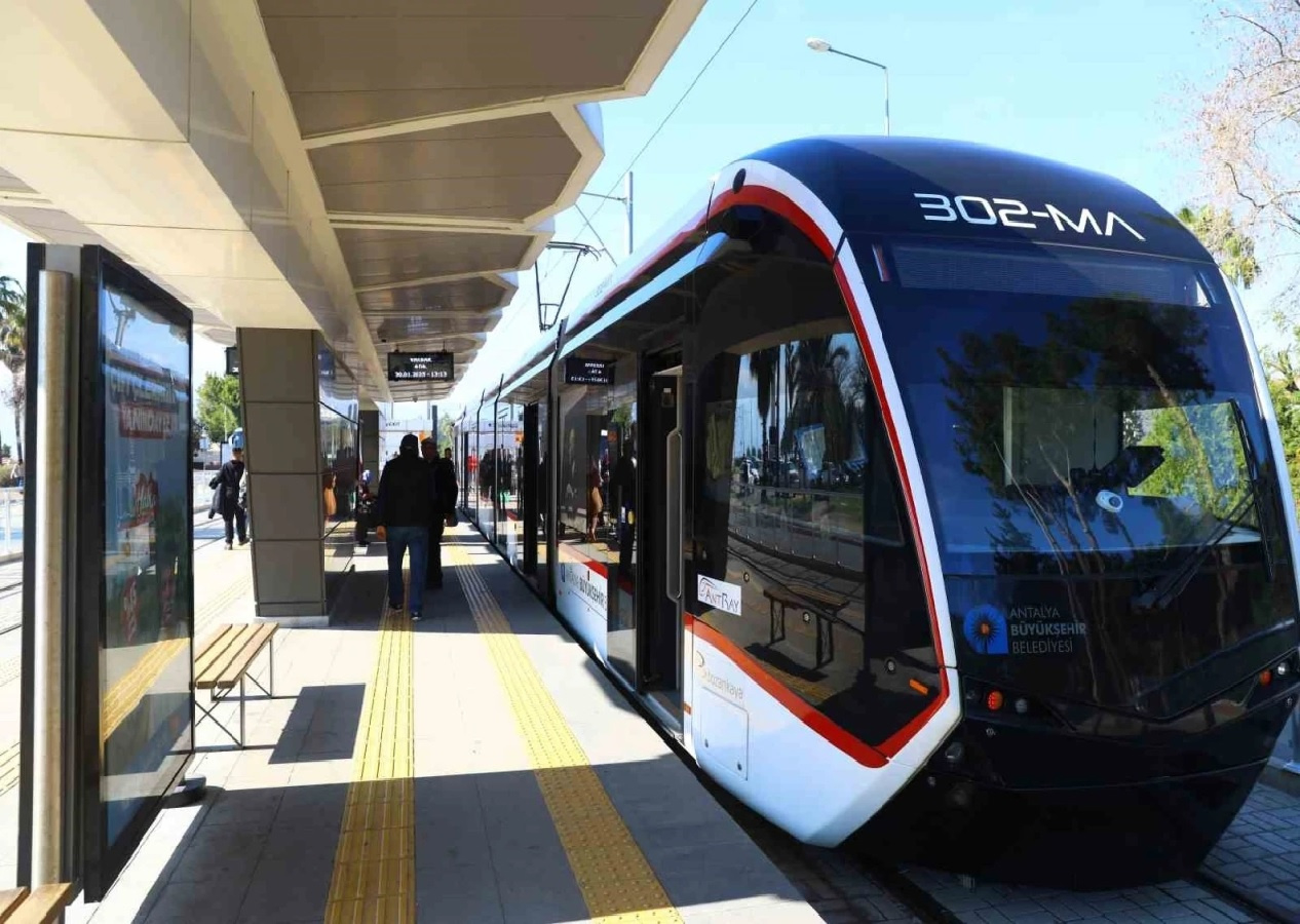 1 Mayıs'ta İstanbul'da önlemler alındı! Bazı yollar, metro ve metrobüs durakları kapatılacak...