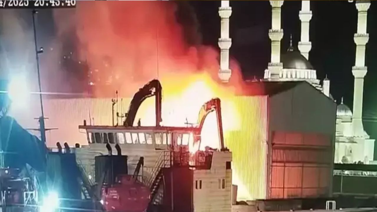 Yükleme vinci kül oldu! Zonguldak Limanı’nda korkunç yangın! Faciadan dönüldü!