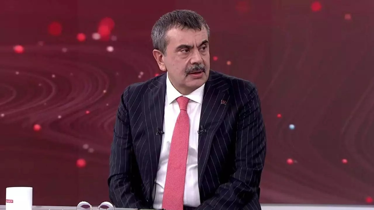 Eğitim süresi kısalıyor mu? Bakan Tekin'den yaz tatili ve zorunlu eğitime dair kritik açıklama!