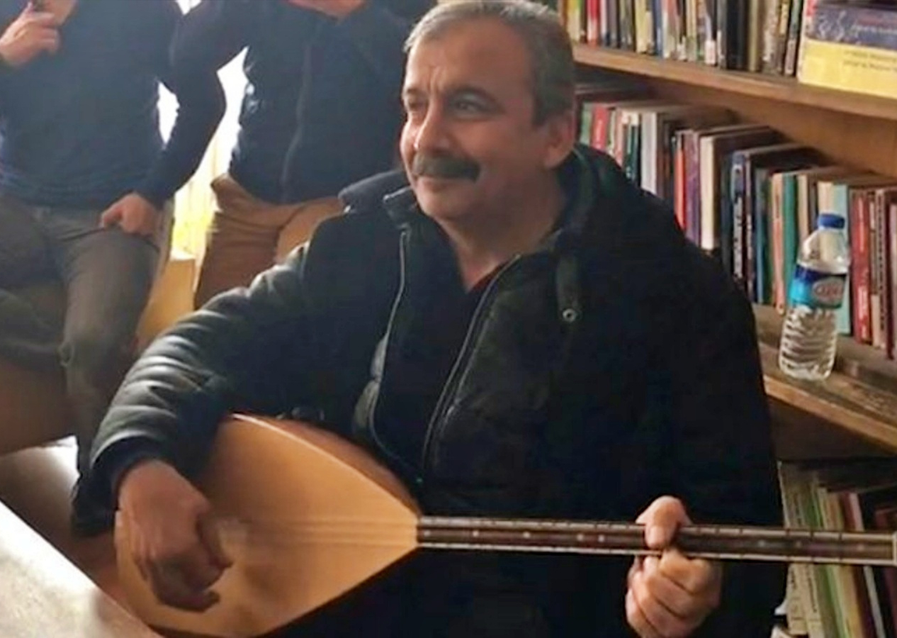 Ahmet Kaya'nın eşi paylaştı: Sırrı Süreyya Önder'in yıllar önce kaydettiği Kürtçe şarkı ortaya çıktı