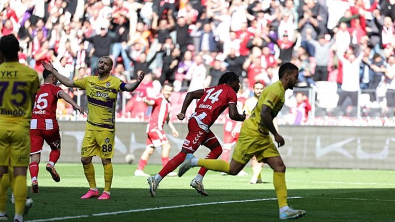 Samsunspor evinde 3 attı, 3 puanı hanesine yazdırdı (Samsunspor 3 - 0 Eyüpspor | Maçın özeti)
