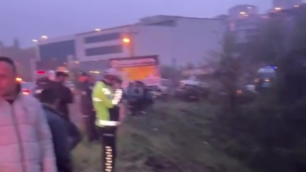 Zonguldak’ta feci kaza: Otomobil dereye devrildi, 4 yaralı