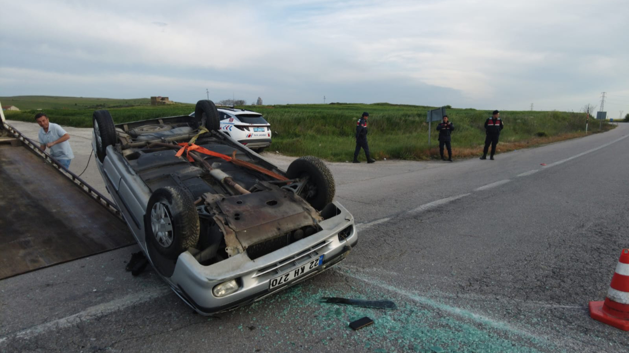 Edirne’de otomobil devrildi: Sürücü yaralı