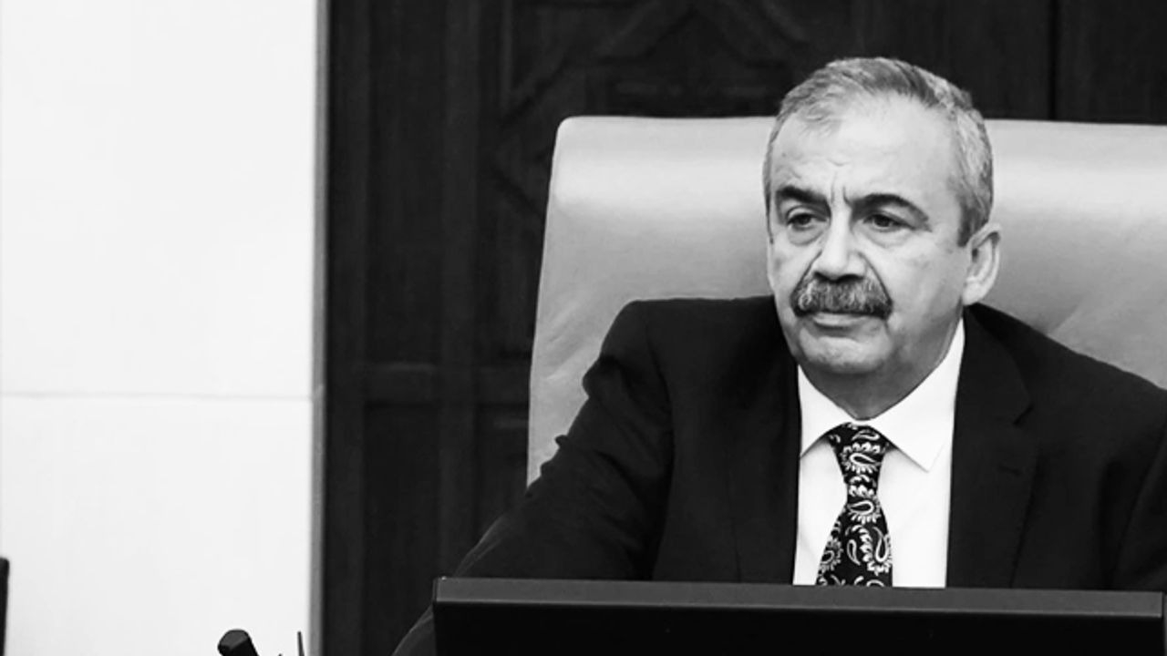 Sırrı Süreyya Önder'in yürek burkan vasiyeti ortaya çıktı! Şeyh Galip'in dizeleriyle uğurlanacak...