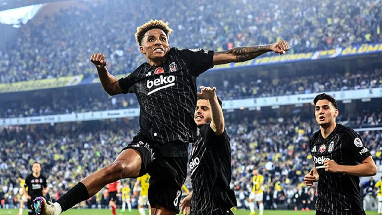Kadıköy'de kartal uçtu: Beşiktaş derbide Fenerbahçe'yi devirdi