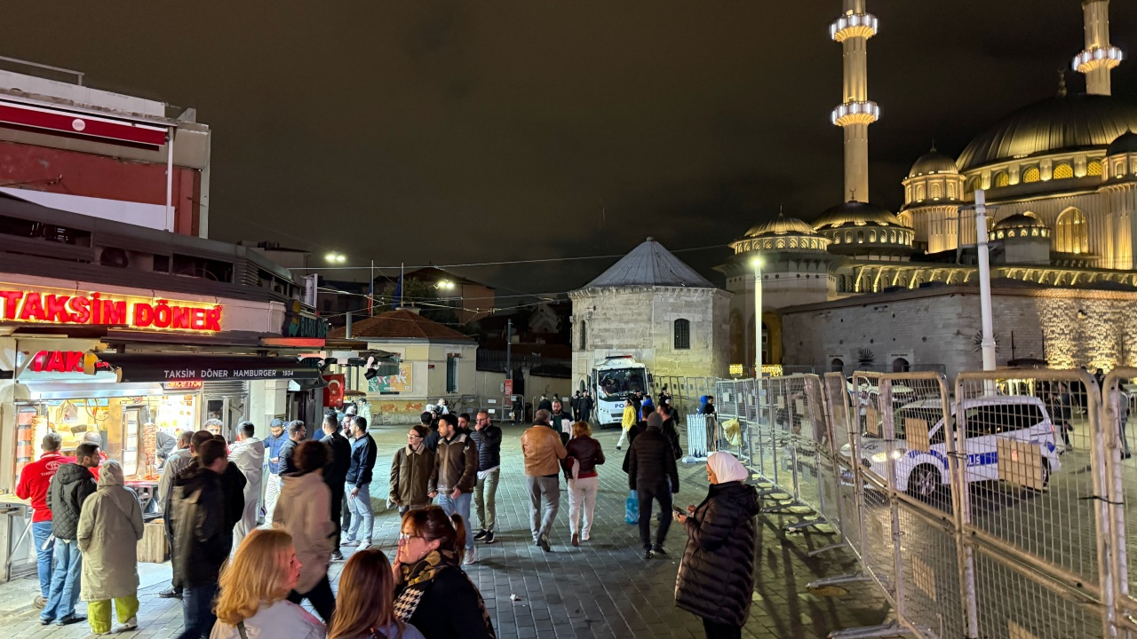 İstanbul’da 1 Mayıs sonrası Taksim ve İstiklal Caddesi trafiğe açıldı